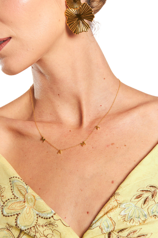 Collar de letra mamá dorado