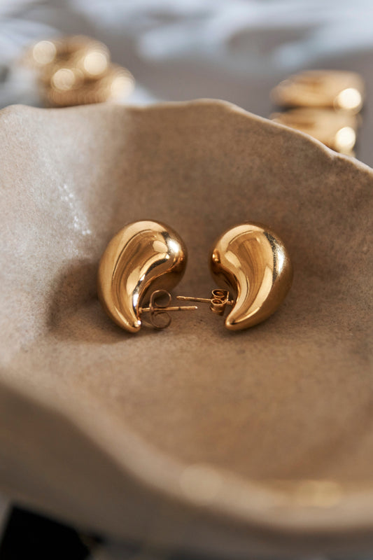 Arete gota dorado