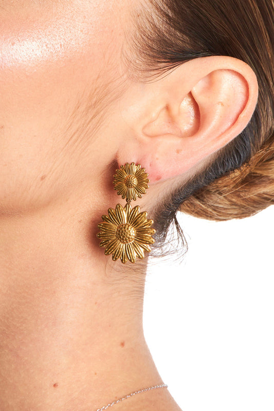 Arete de girasol dorado