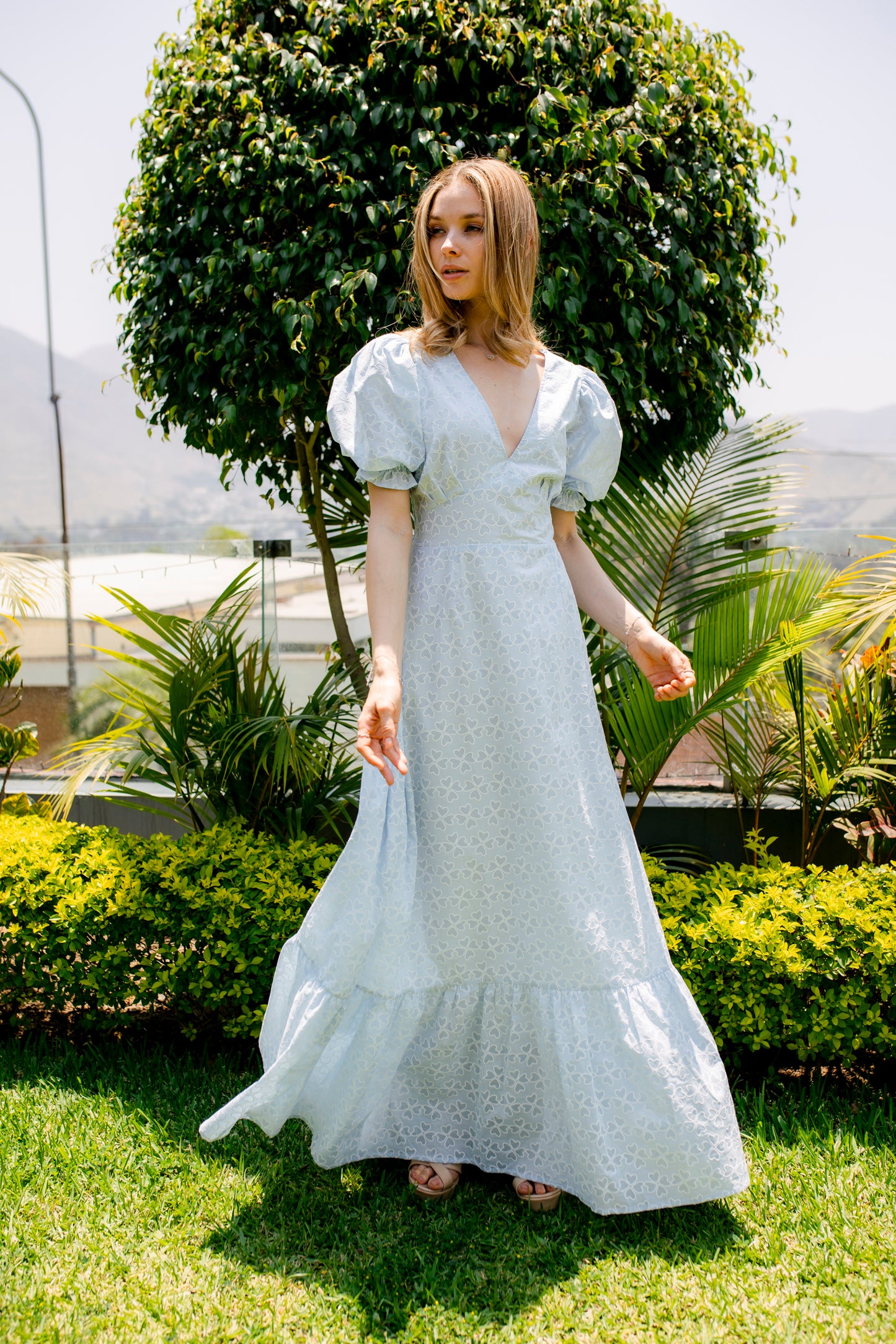Vestido Mara Broderie Celeste