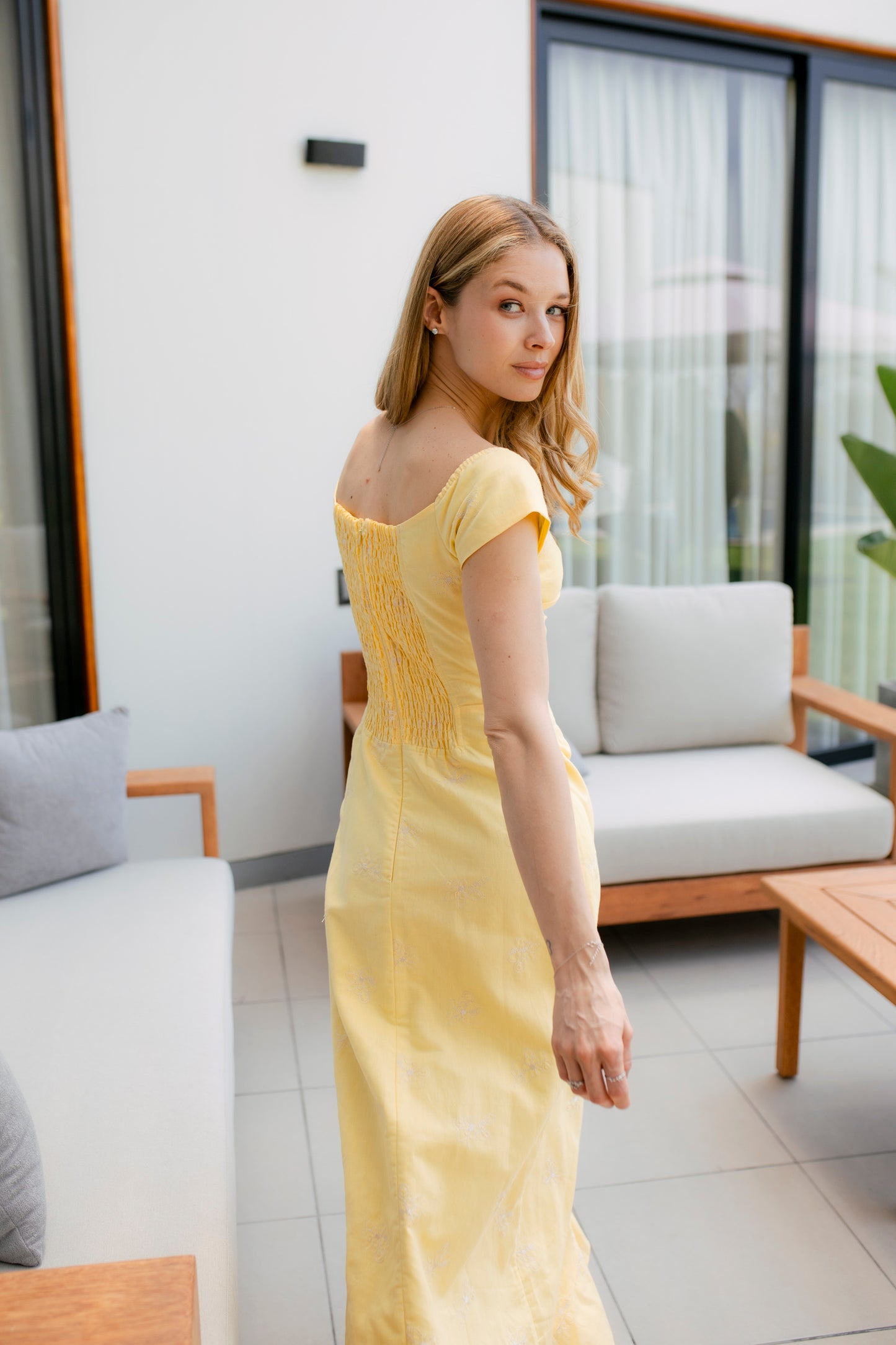 Vestido Georgia Amarillo Lino Bordado Limited Edition