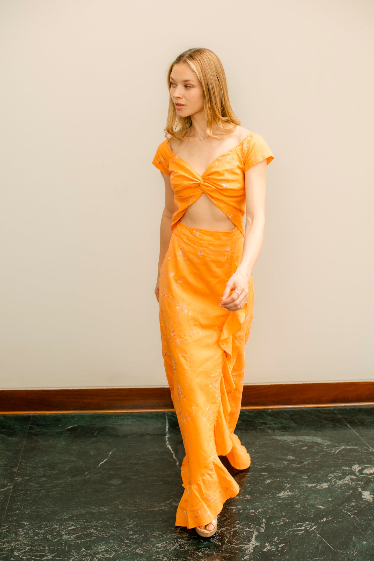 Vestido Hanadi Naranja Lino Bordado Limited Edition